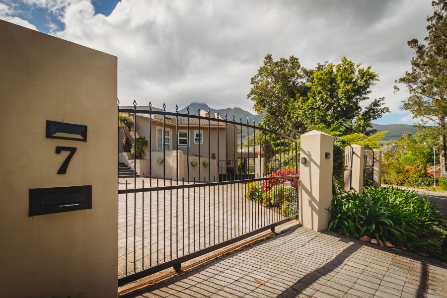 7 Bedroom Property for Sale in Fernridge Western Cape